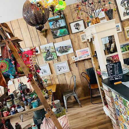The Art Attic A Stylish Boutique Apartment Builth Wells Eksteriør billede