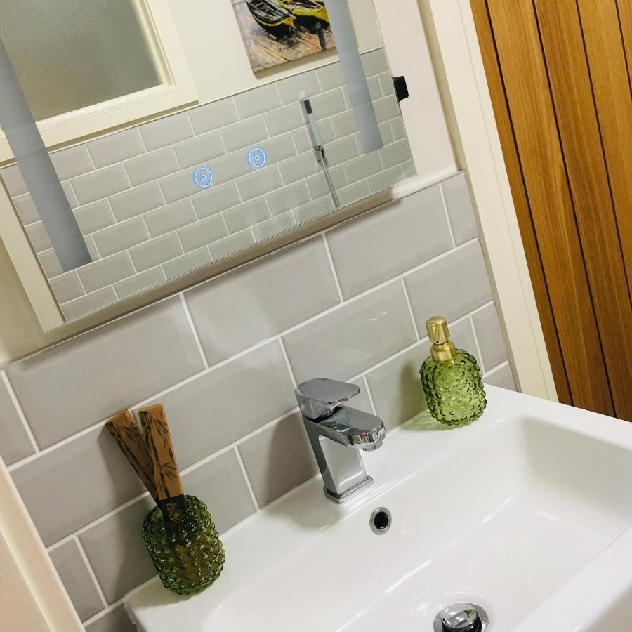 The Art Attic A Stylish Boutique Apartment Builth Wells Eksteriør billede