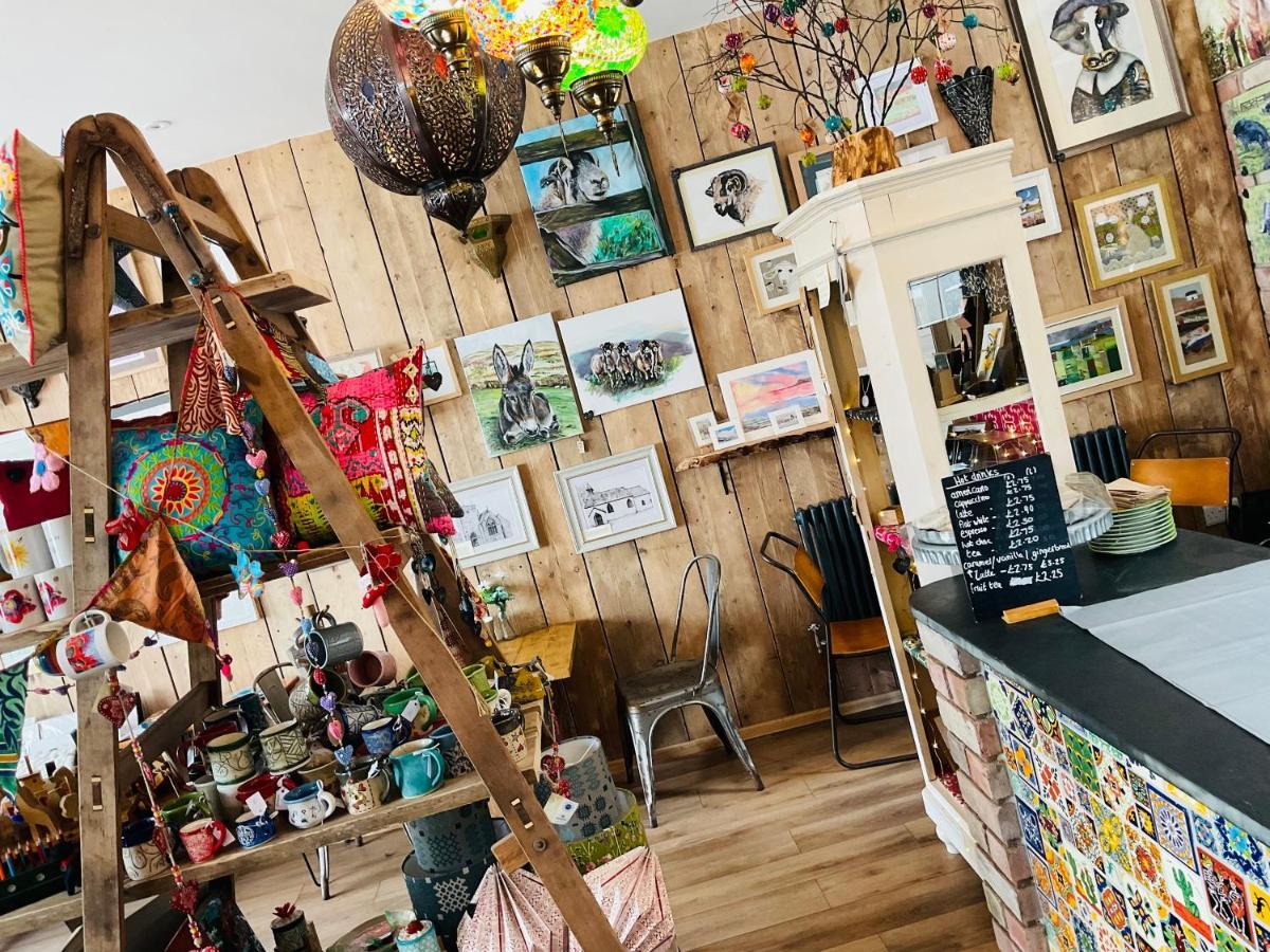 The Art Attic A Stylish Boutique Apartment Builth Wells Eksteriør billede